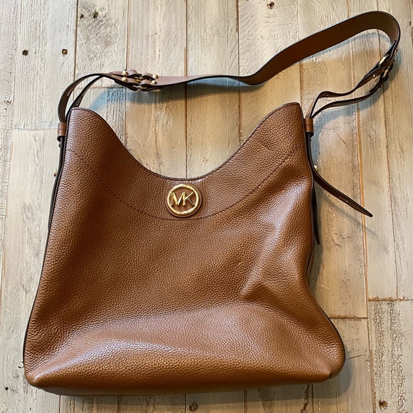 MICHAEL Michael Kors Handbags - ❤️SOLD❤️ Michael Kors MK Purse Brown/Tan Adjustable Strap 2 Pocket Inside Zip
